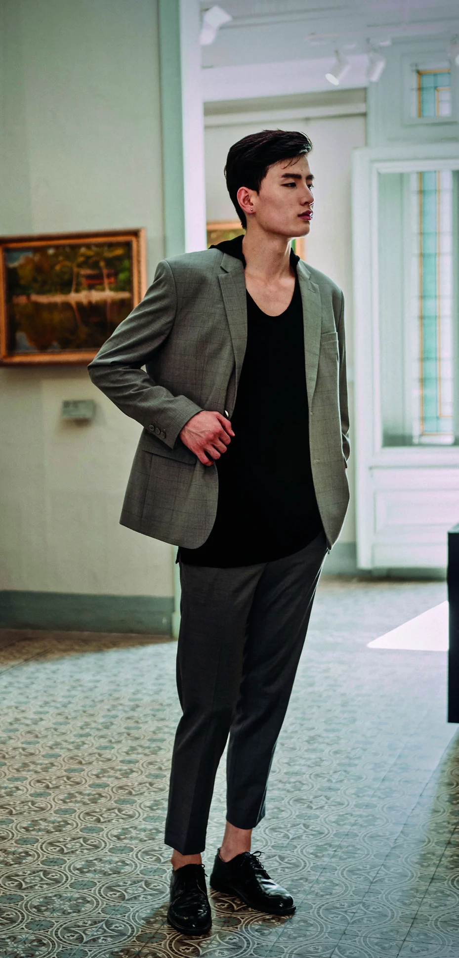 Saigon Blazer worn in slate grey