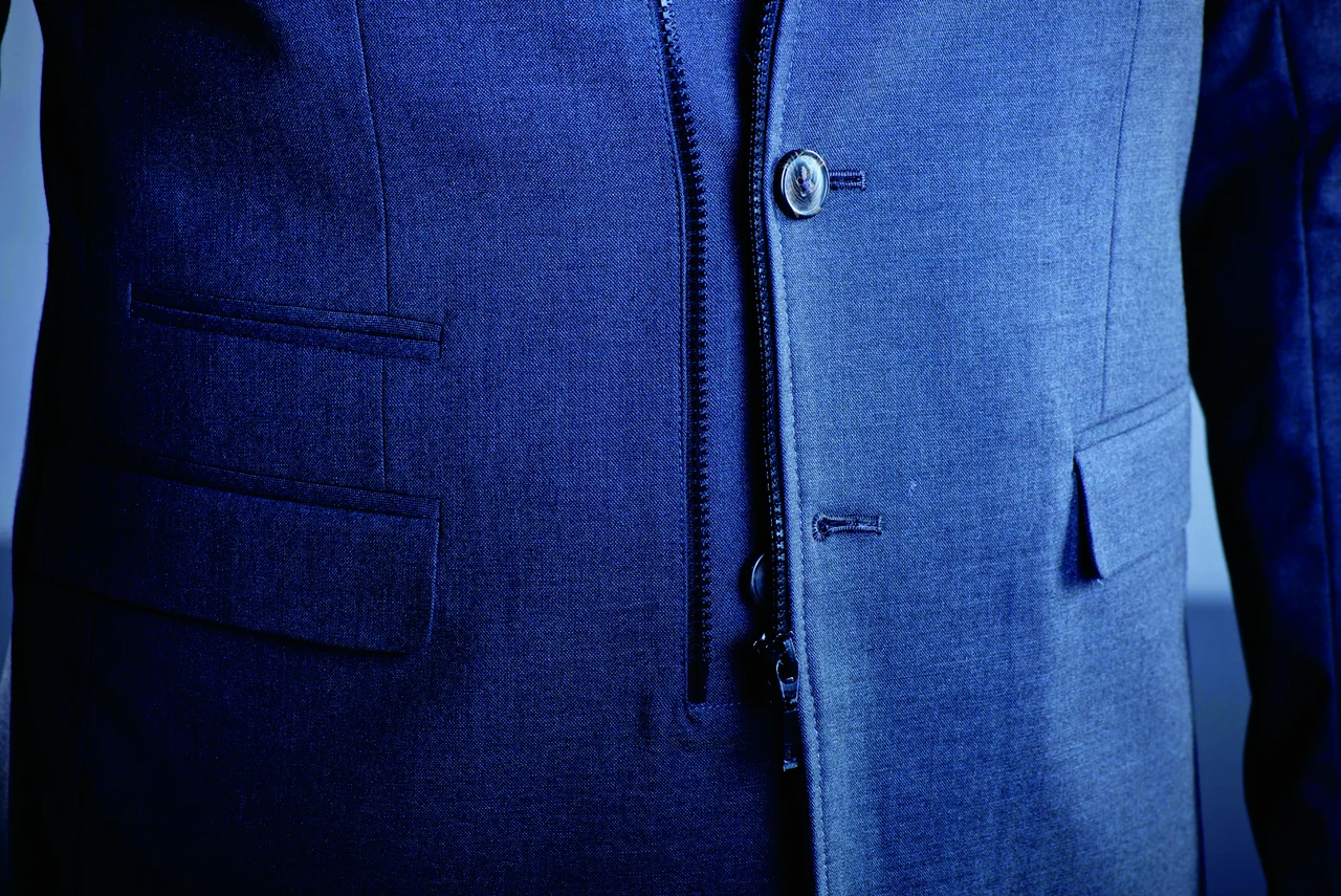 Saigon Blazer front closure and pockets